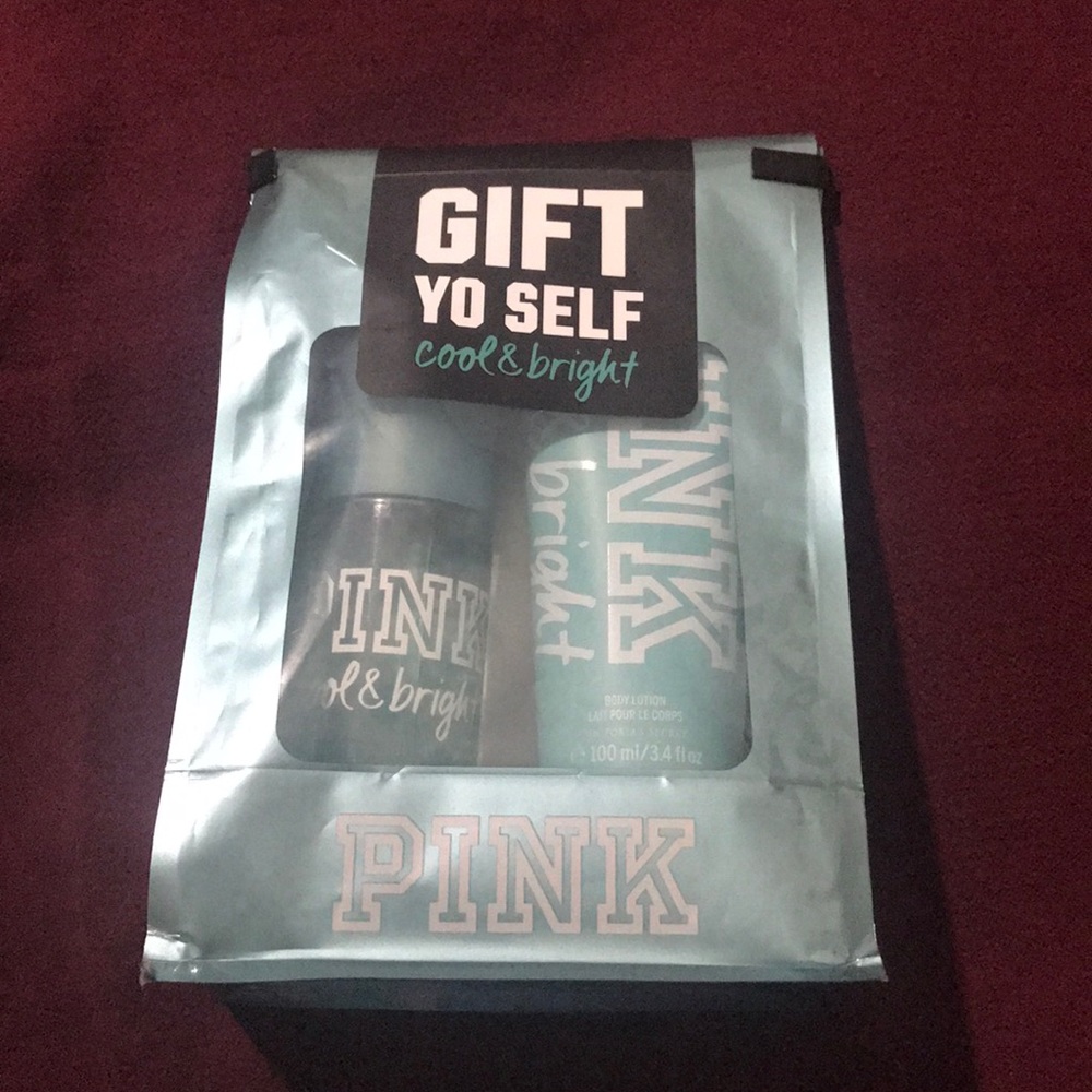 Victoria’s Secret PINK Cool & Bright Gift Set